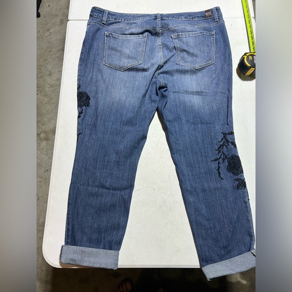 Simply Vera Wang Skinny Jeans Black Lace APPLIQUÉ On Side of legs blue size 18W - Picture 9 of 10